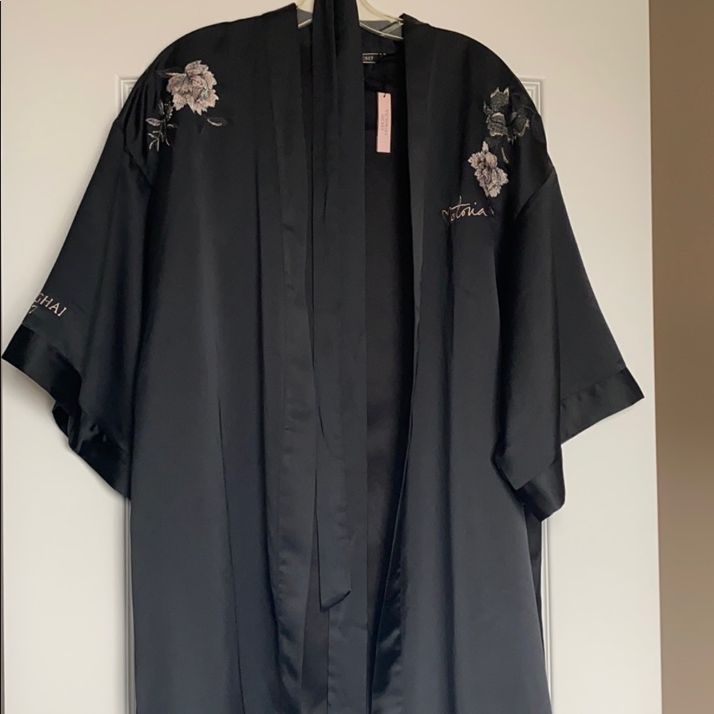 Victorias secret 2017 fashion show robe black
